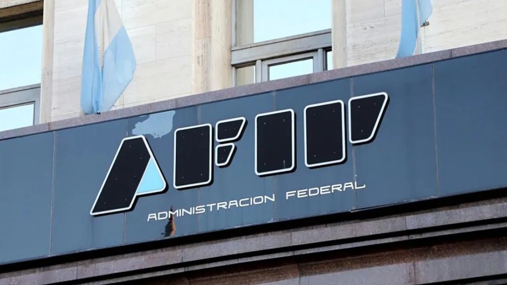 El Gobierno le sacó impuestos al dólar turista