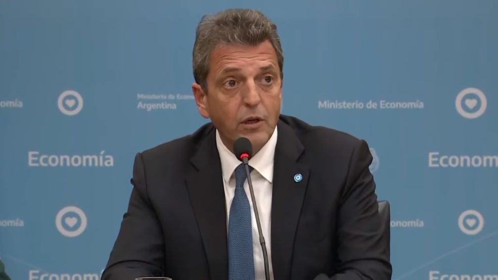 Luego de los aumentos, Massa anunció congelamiento de precios de los combustibles hasta después de las elecciones