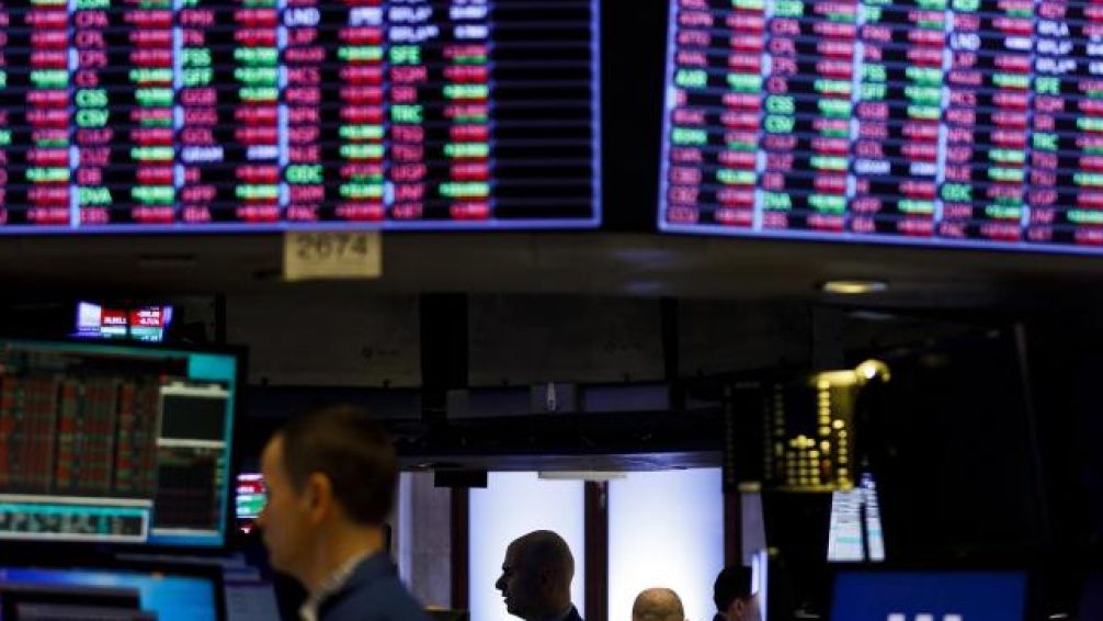 Mercados: el Merval bajó y las acciones de firmas argentinas en Wall Street operaron con caídas