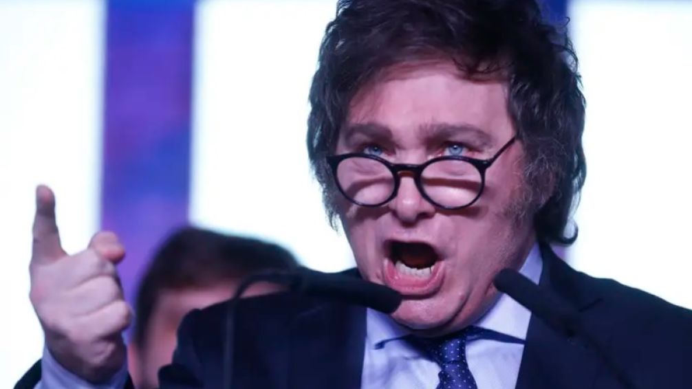 Al estilo Trump y Bolsonaro, Milei advirtió que cuestionará los resultados electorales si pierde el balotaje