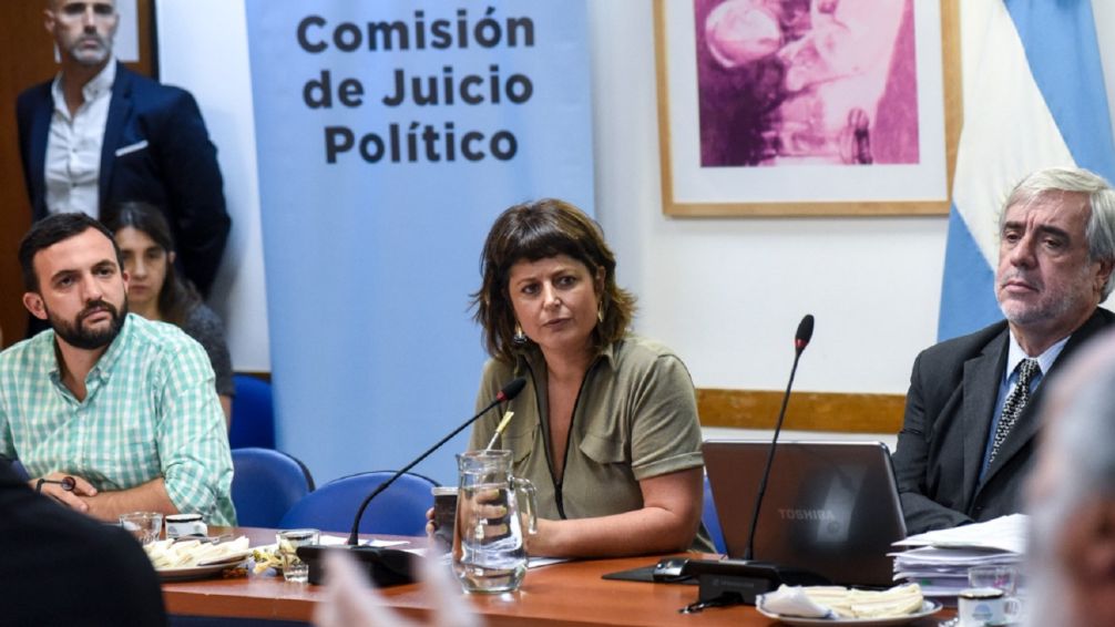 A días del traspaso presidencial, el oficialismo se reúne en Diputados para emitir dictamen por el juicio a la Corte