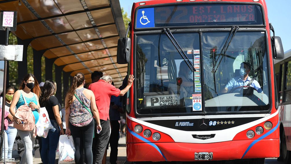 Tras las restricciones en los servicios, el gobierno liberó pagos para normalizar el transporte de pasajeros