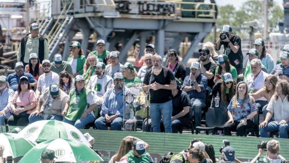 Los estatales se movilizarán junto a la CGT contra el DNU y los despidos