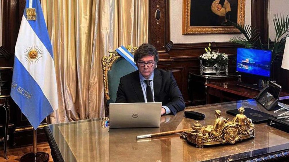 Milei afirmó que si el Congreso rechaza el DNU, llamaría a una consulta popular