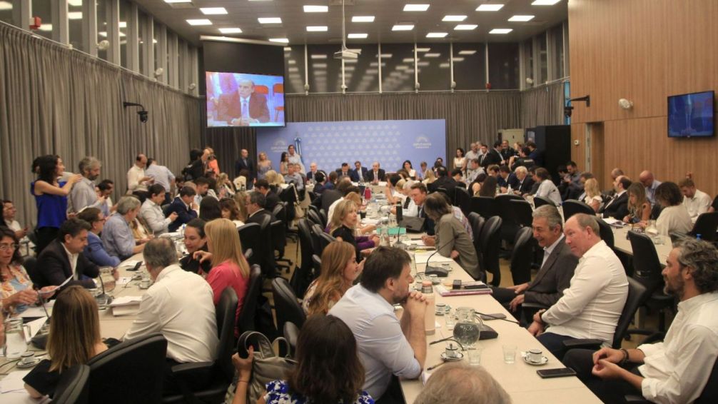 Comenzó el debate del proyecto de la "ley ómnibus" en el plenario de comisiones