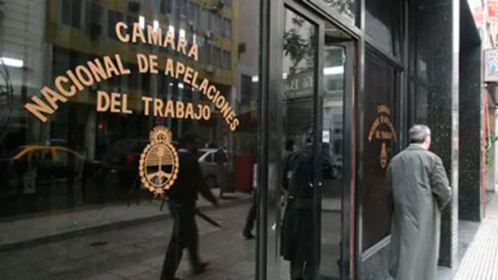 El Gobierno apeló la medida cautelar contra el mega DNU solicitada por la CGT