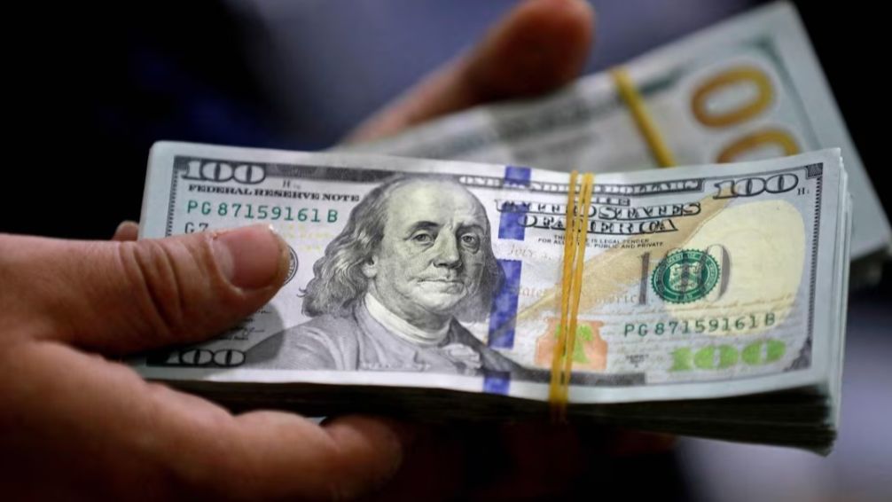Imparable, el dólar blue quiebra la barrera de los $1200 y marca un nuevo récord histórico