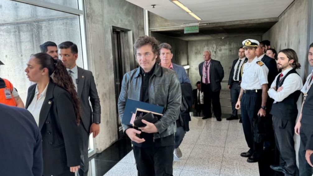 Milei regresó a la Argentina con la mente puesta en el avance de la ley "Bases" en el Congreso