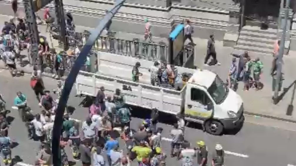 La Ciudad de Buenos Aires le aplica multa millonaria a una empresa de higiene por el uso de un camión en la marcha