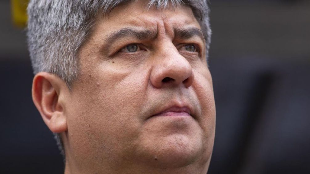 Denunciaron a Pablo Moyano por amenazar a Luis Caputo 