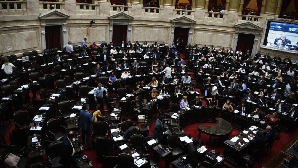 Diputados pasó a cuarto intermedio y se posterga hasta este viernes la votación de la ley Bases