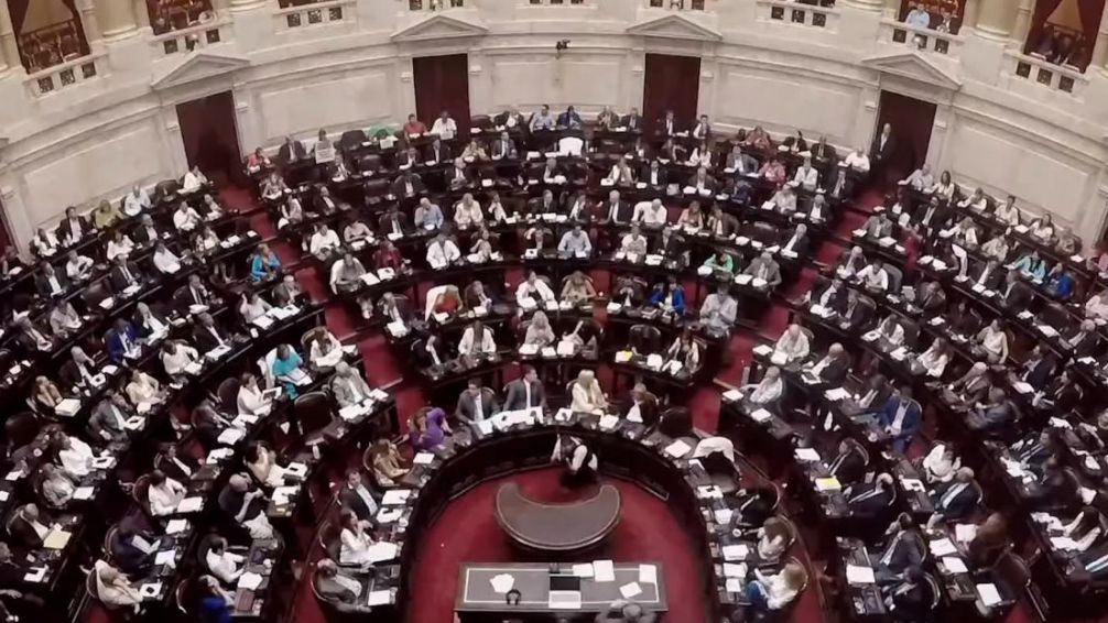La Cámara de Diputados retomó la sesión para aprobar en particular la ley "Bases"