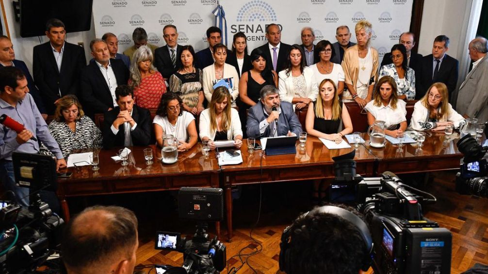 Unión por la Patria insiste con el pedido para tratar el DNU en el Senado