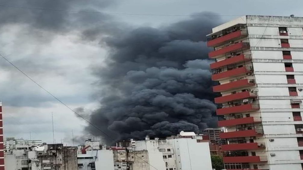 Incendio en Caballito: se prendió fuego una subestación eléctrica de Edesur