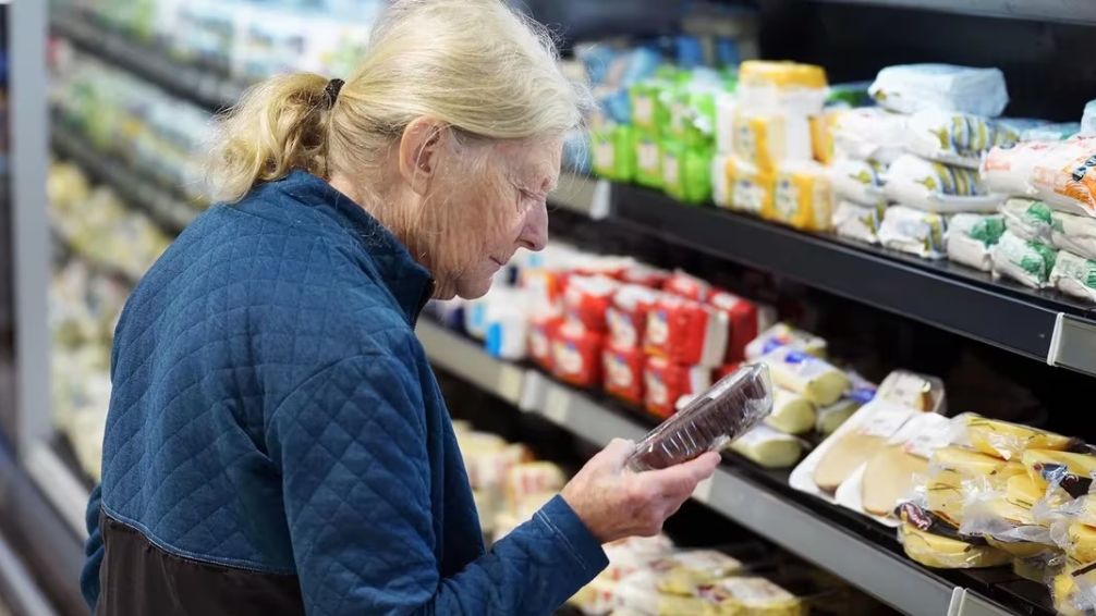 Estiman que la inflación de febrero estará cerca del 15% y el gobierno se mantiene expectante