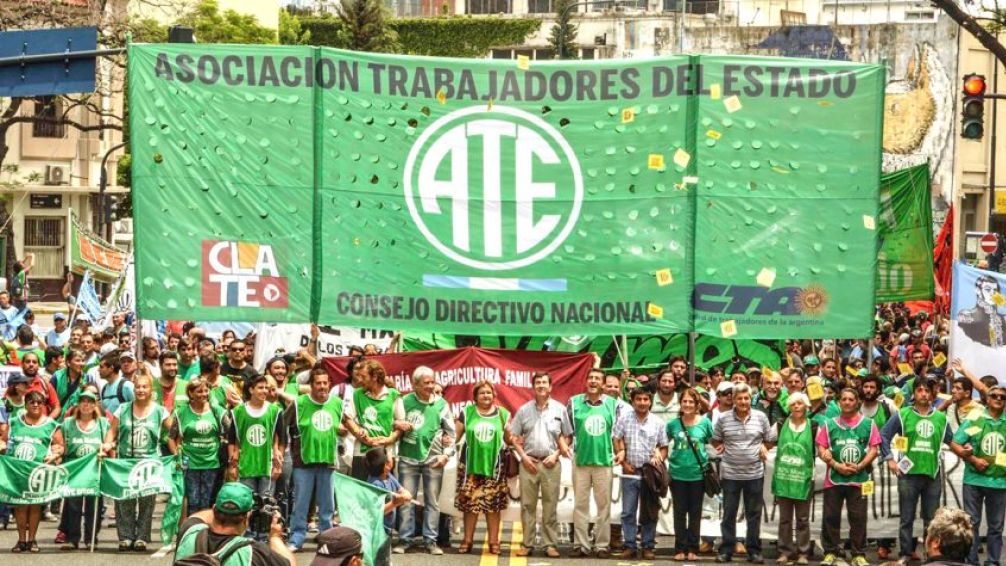 Milei aprobó nuevo recorte de empleados públicos y ordenó a sus ministros bajar un 20% la plantilla del personal