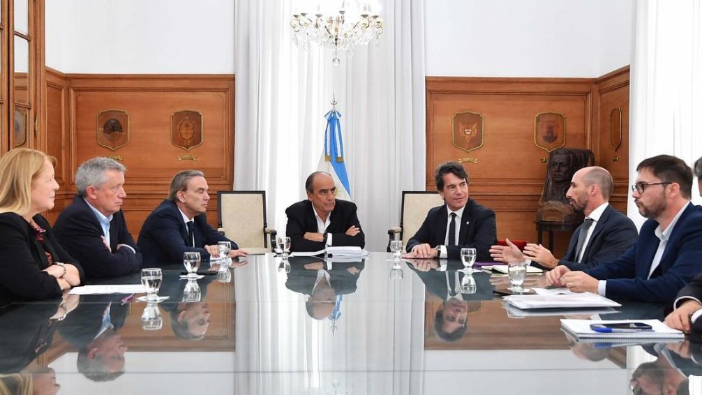 El Gobierno analiza incluir la reforma laboral en la nueva Ley Ómnibus 