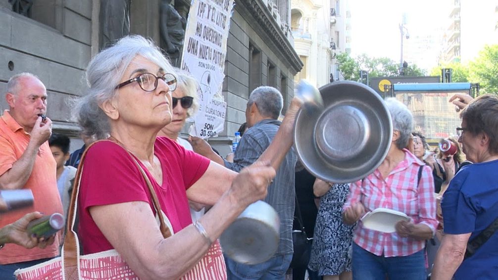 Brutal caída en el poder de compra de las jubilaciones: se derrumbaron casi un 50%