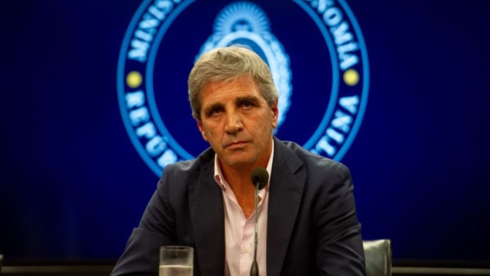 Caputo anunció que la inflación de marzo "va a estar en torno al 10%"