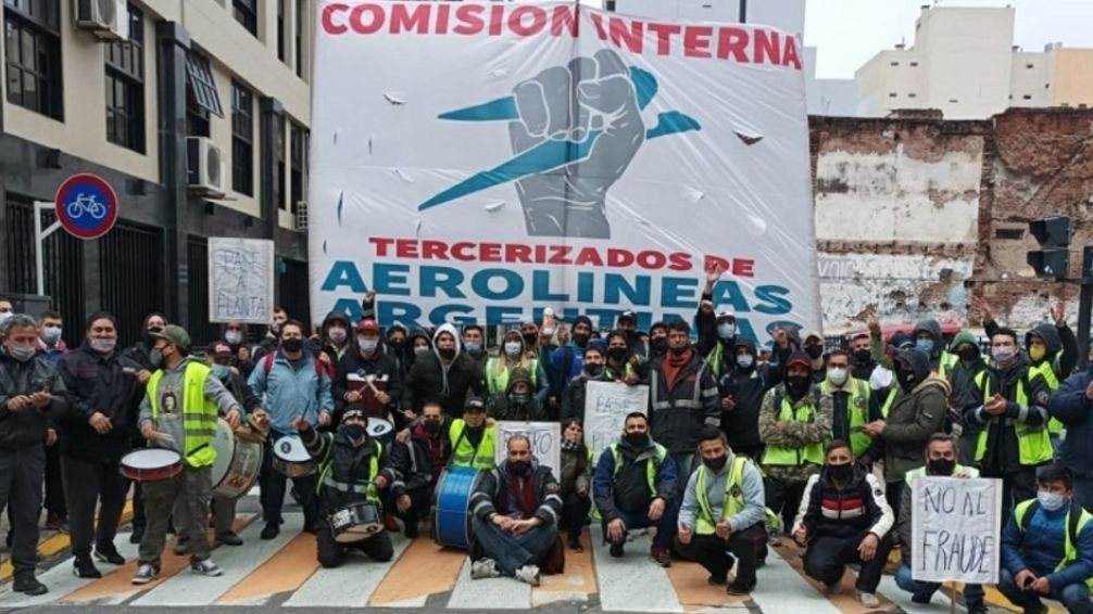 GPS sin rumbo: Siguen los despidos a tercerizados de Aerolíneas Argentinas