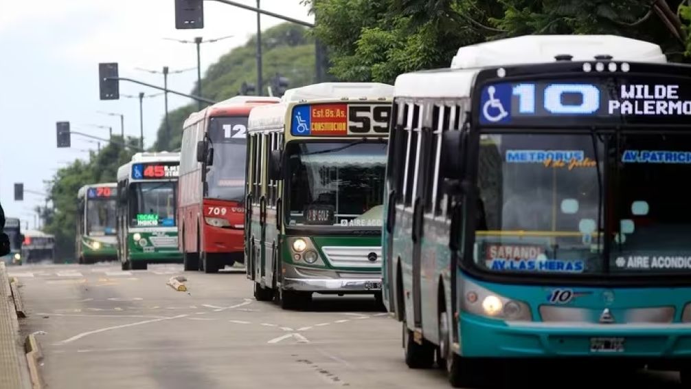La UTA mantiene el suspenso por el paro de colectivos