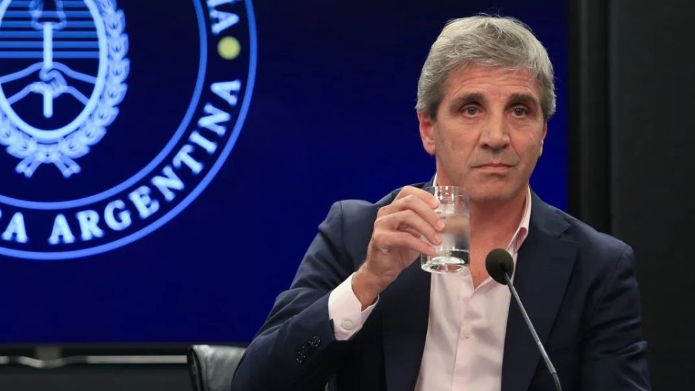 Caputo aseguró que la inflación está "en un dígito mensual" tras el anuncio de 11% del INDEC