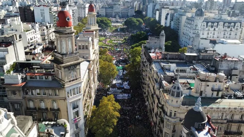 Marcha Federal Universitaria: con una multitud y adhesión en todo el país, estudiantes y docentes contra el ajuste