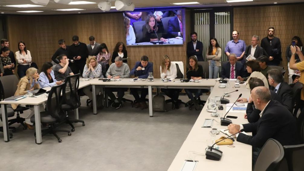 Luego de idas y venidas hay principio de acuerdo en una reforma laboral  limitada en diputados