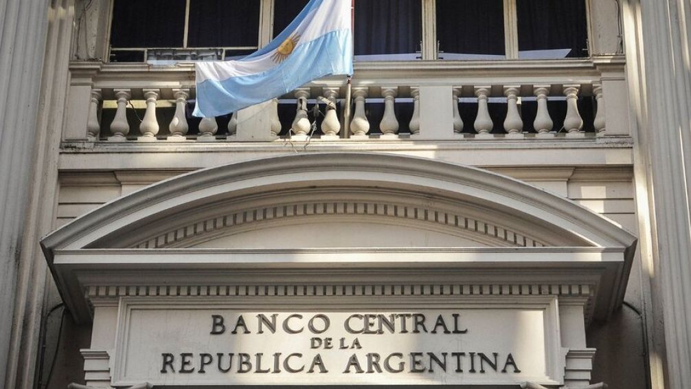 El BCRA bajó la tasa de interés otros 10 puntos y la ubicó en 60%
