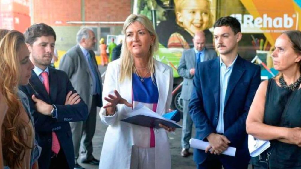 La directora de Aduanas tomó una deuda de 250 mil dólares con una empresa denunciada por contrabando