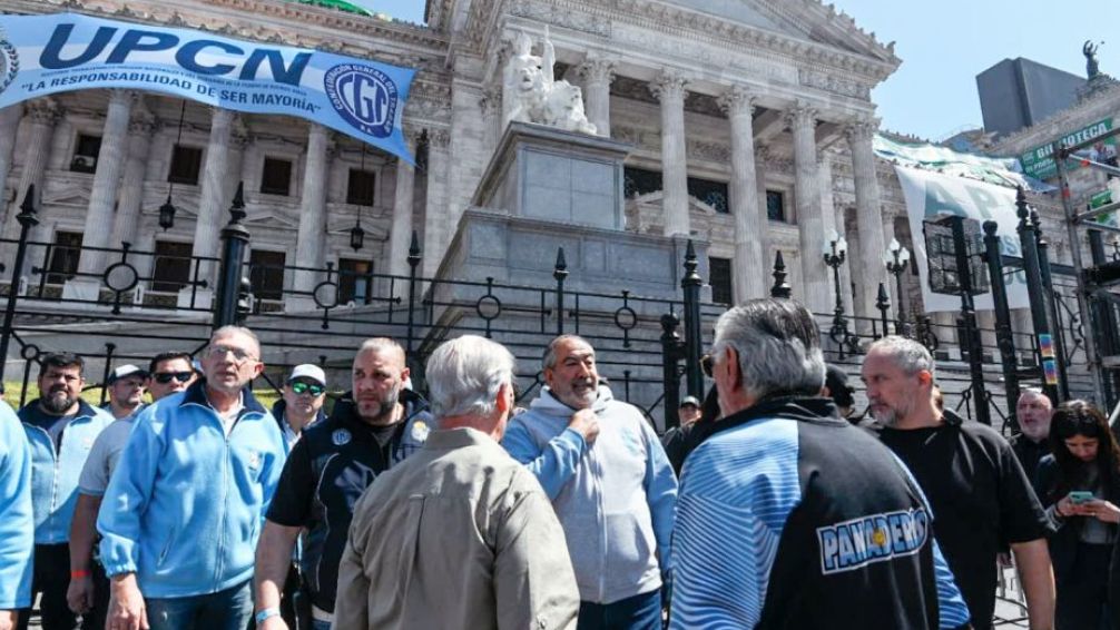 Daer sobre la ley bases: 'convierte trabajadores en colaboradores' 