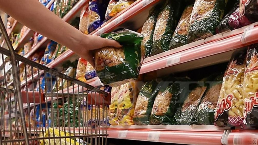 El bolsillo cada vez más complicado: cayó el consumo un 20% en abril 