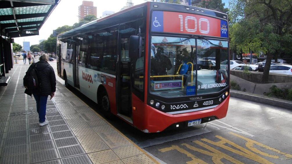 La UTA acordó básico de un millón de pesos para choferes