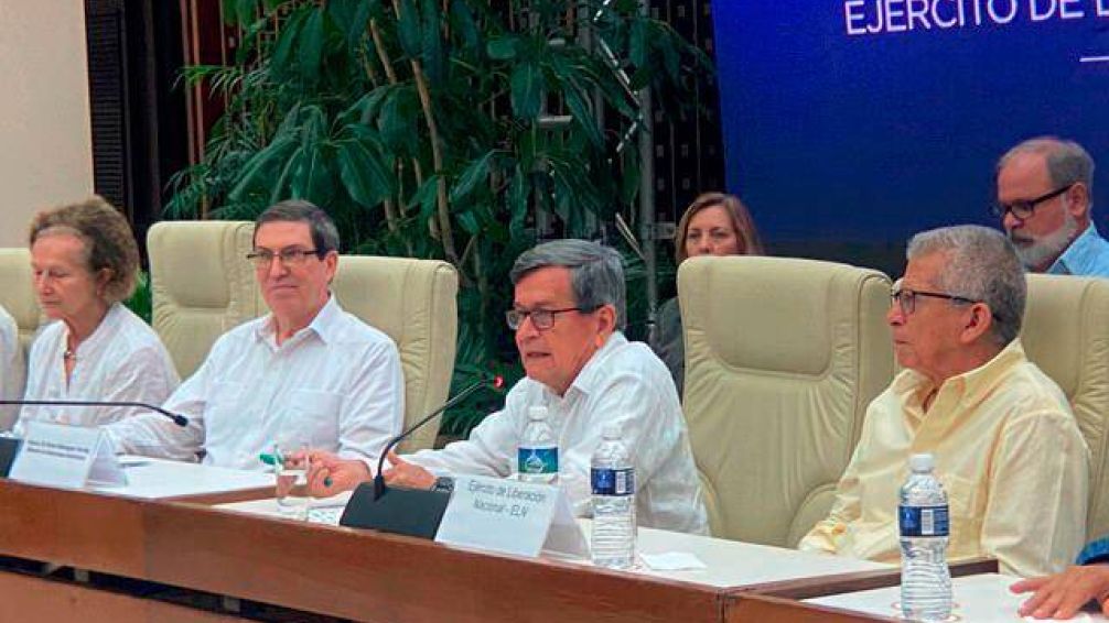 El Gobierno de Colombia y el ELN acordaron incluir a la sociedad civil en los diálogos de paz