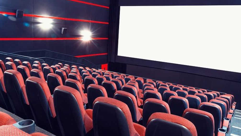 Aumento del 48% en entradas de cine desde la asunción de Milei provoca fuerte caída en asistencia