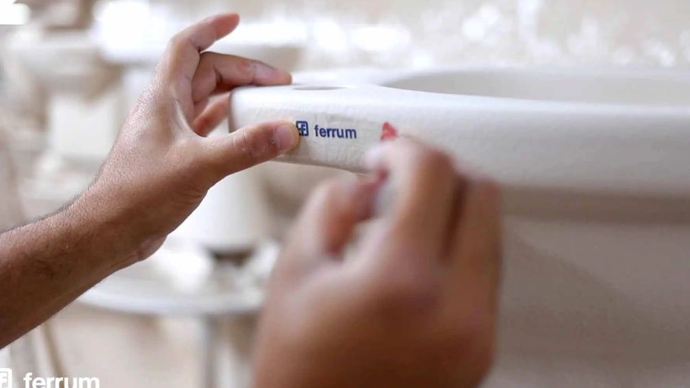 Crisis. La empresa de sanitarios Ferrum paralizará su producción por tres meses.