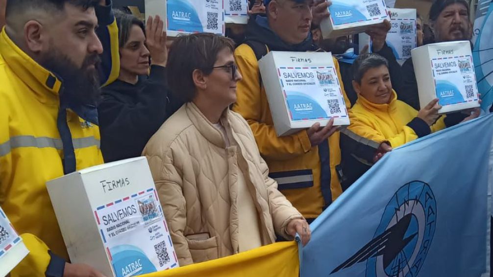 Más de 100 mil firmas contra las privatizaciones