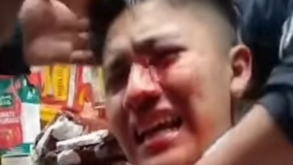 Bajo Flores: Heridos con balas de goma y gases lacrimógenos en allanamiento en feria 
