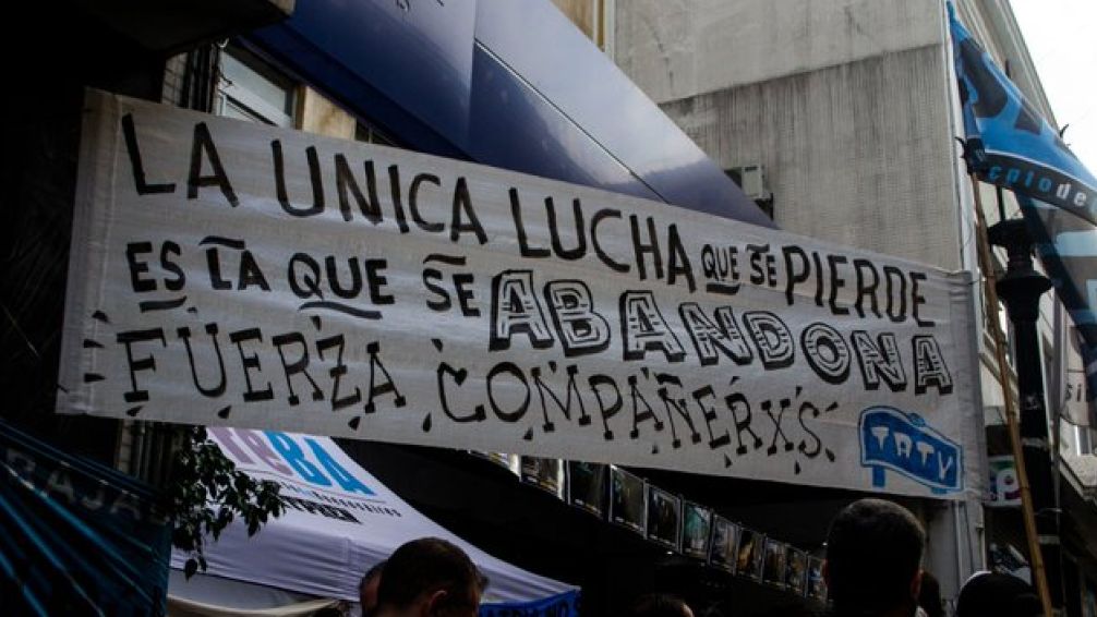 Levantan las vallas y vuelven los trabajadores a Télam