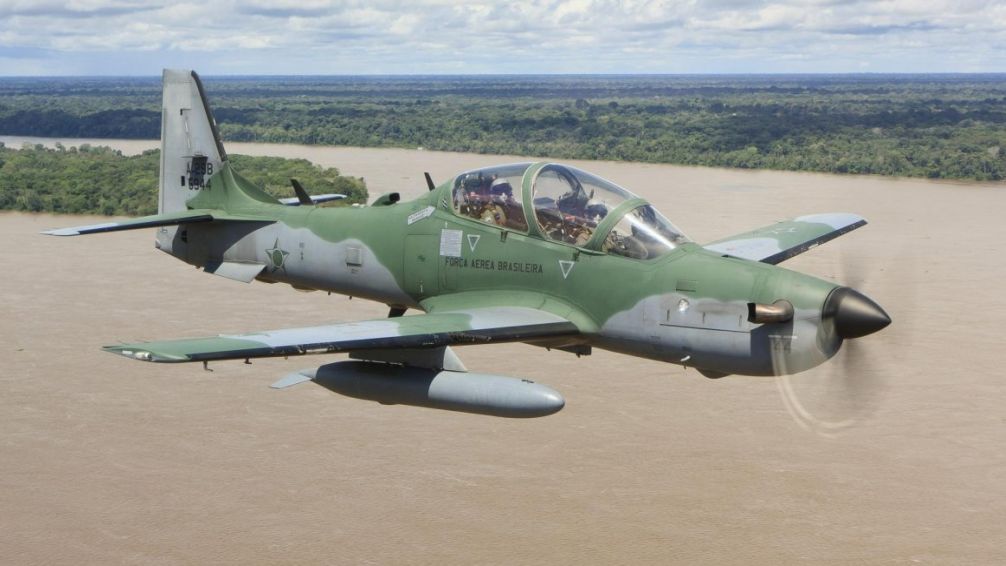 Uruguay compró aviones de combate a Brasil por 100 millones de dólares
