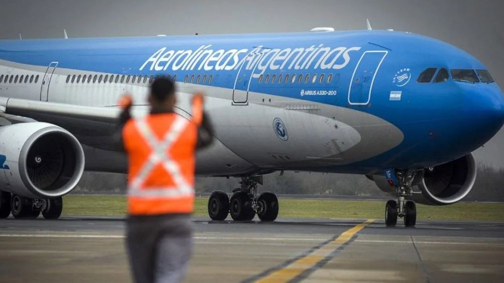 Gremios Aeronáuticos Rechazan Propuesta de Aumento Salarial de Aerolíneas y Anuncian Medidas de Fuerza