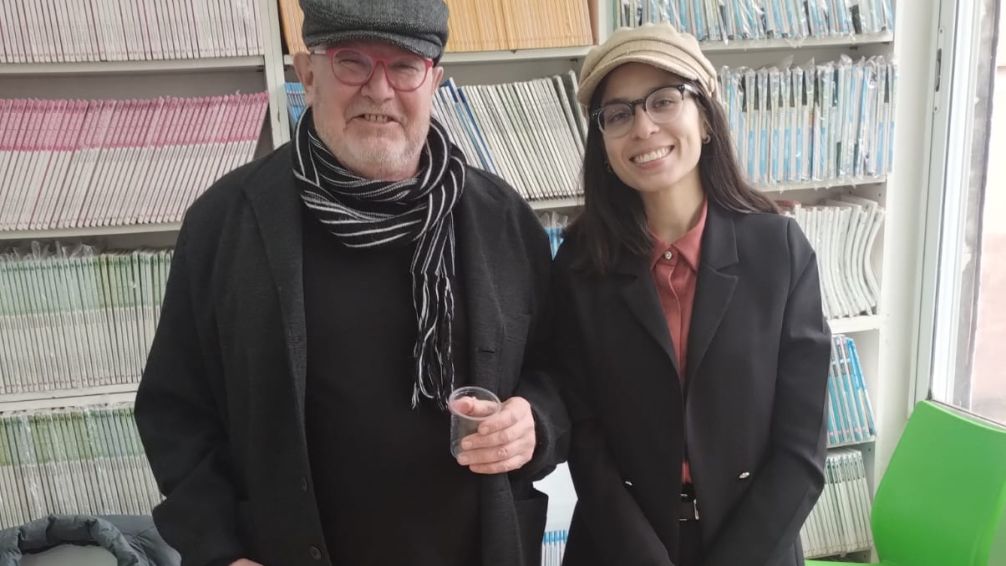 Yamila Naufal, editora de la editorial y librería de La Paz junto a Pedro Solans escritor