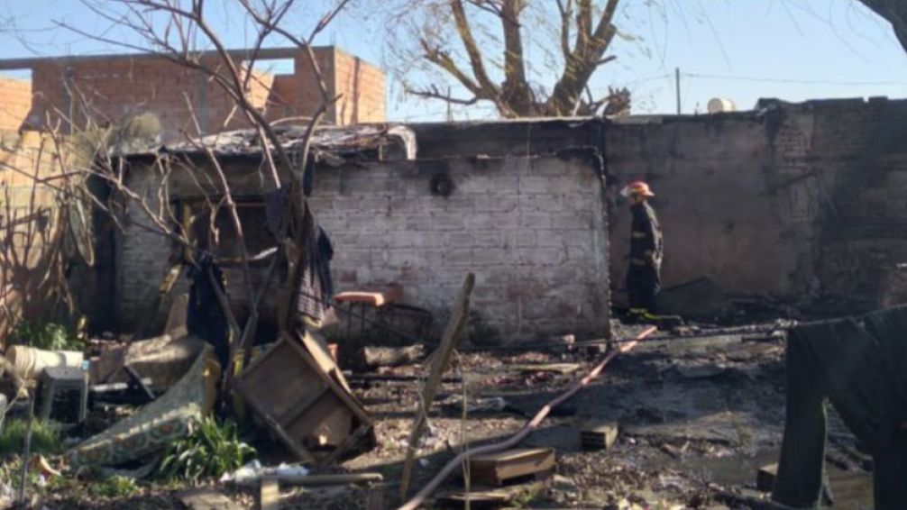 Horror en Mar del Plata: una joven murió quemada al intentar apagar un incendio vecino