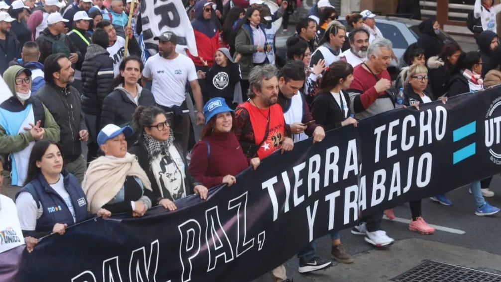 Gran movilización por San Cayetano: CGT, ATE y gremios se unen en Plaza de Mayo por 'paz, pan y trabajo'