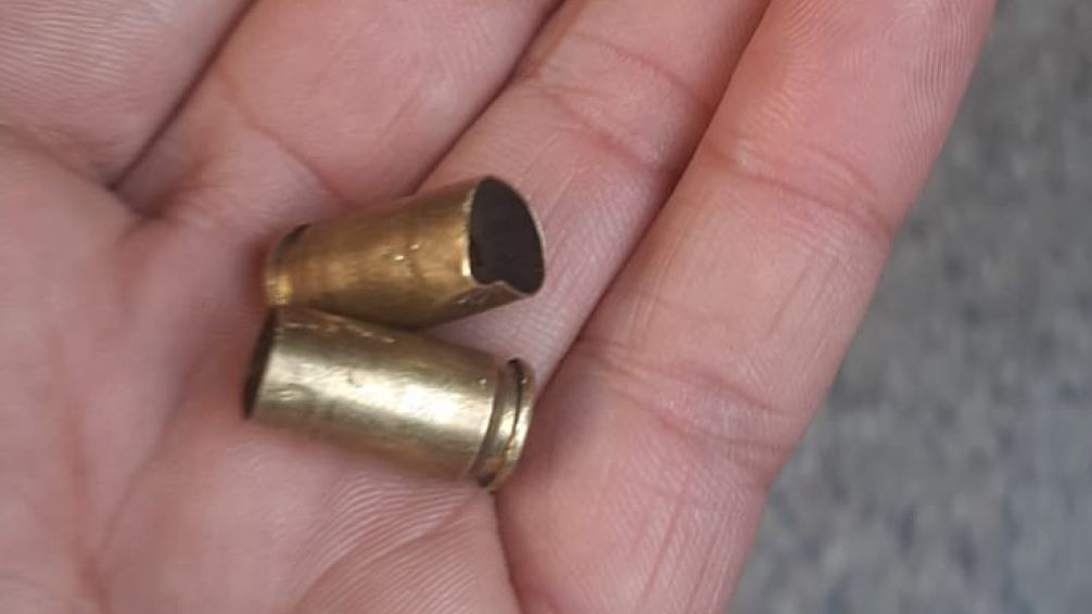 Inseguridad en Lanús: delincuentes robaban una casa y terminaron a los tiros