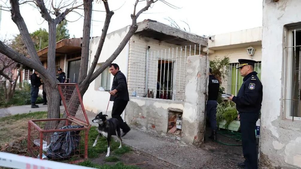 El agresor, de 43 años, fue inmediatamente detenido luego del hecho, mientras las víctimas, de 29 y 27 años, fueron trasladadas a hospitales de la zona.