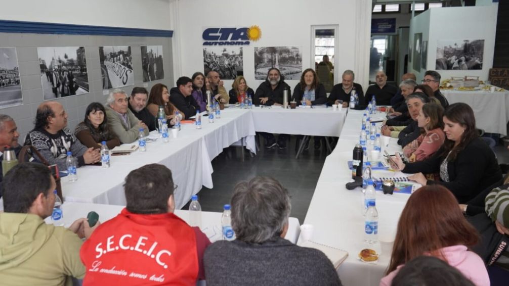 Provincia de Buenos Aires: Las dos CTA se unen despues de años para enfrentar a Milei