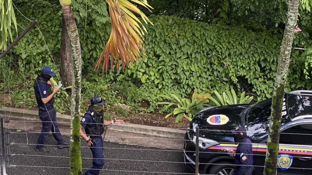 La policía venezolana rodeó la Embajada argentina en Caracas