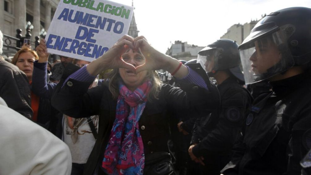 Piqueteros se preparan para marchar el miércoles para 'defender a nuestros abuelos'