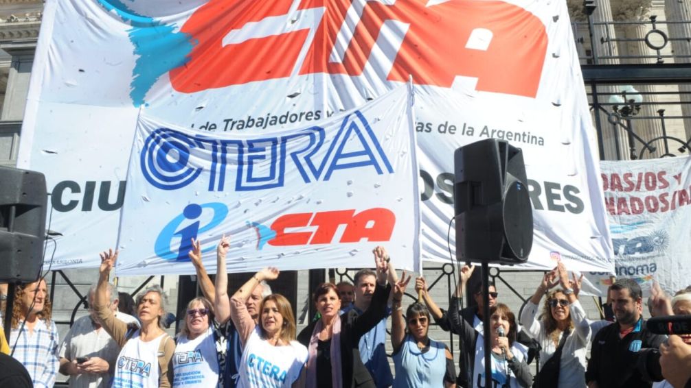 Docentes de Cetera anuncian paro y movilización en defensa de jubilados